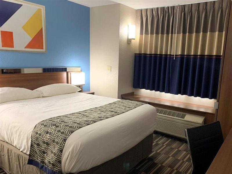 Microtel Inn & Suites By Wyndham Fond Du Lac Exterior photo