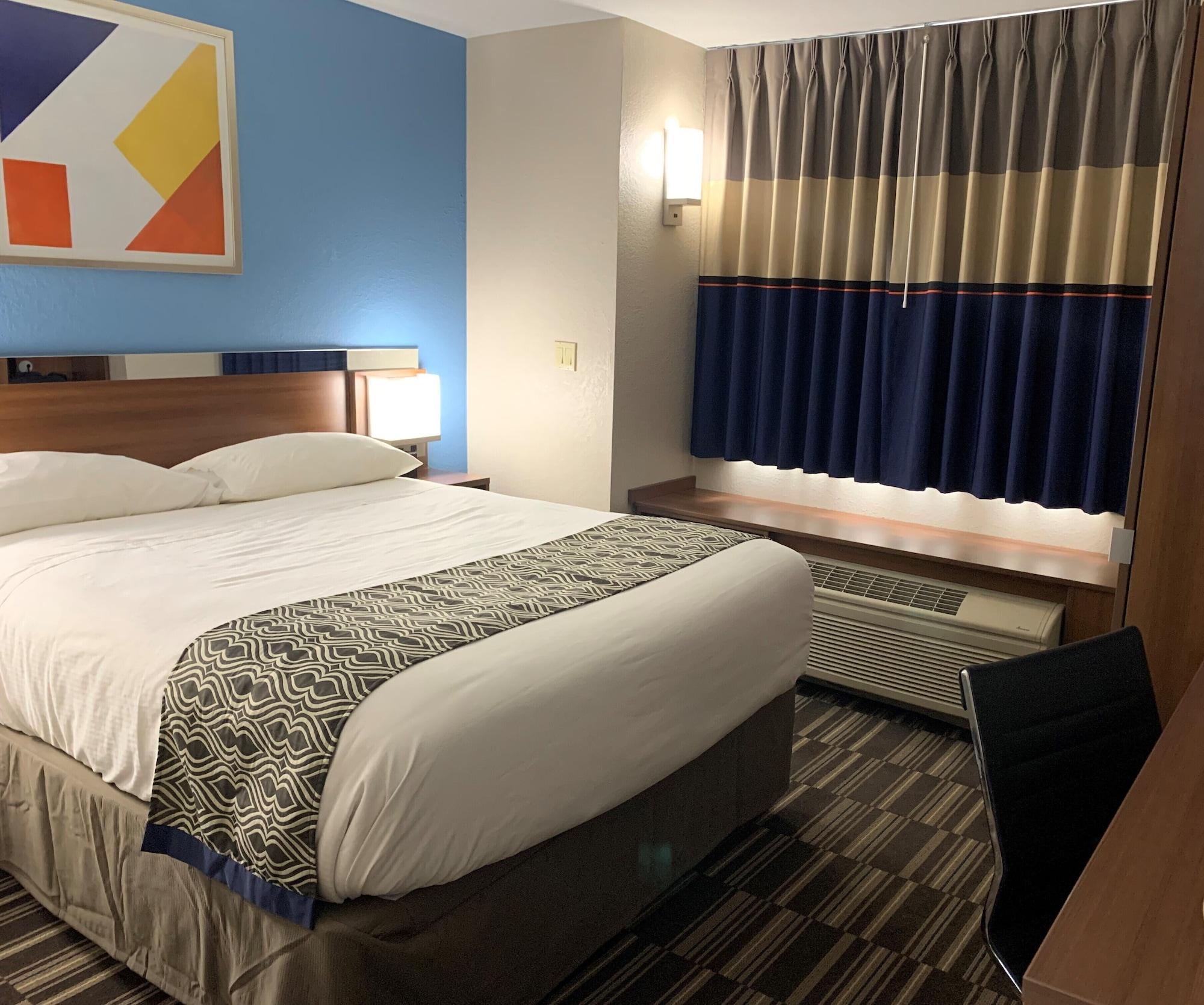 Microtel Inn & Suites By Wyndham Fond Du Lac Exterior photo