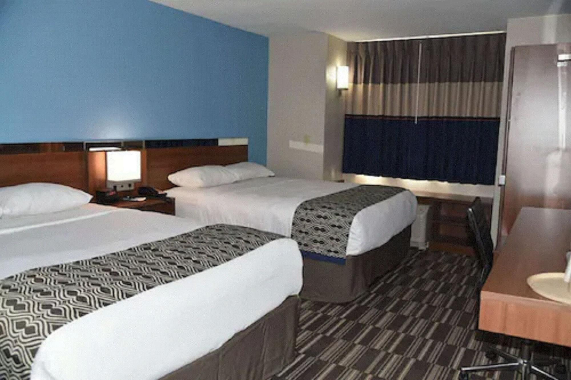 Microtel Inn & Suites By Wyndham Fond Du Lac Exterior photo