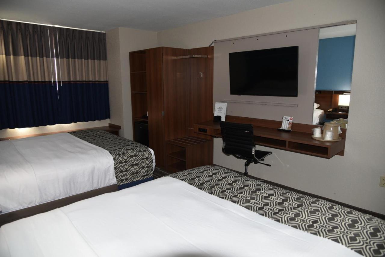 Microtel Inn & Suites By Wyndham Fond Du Lac Exterior photo